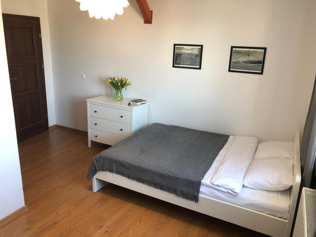 Gabriela Goscinne Z Basenem Homestay *
